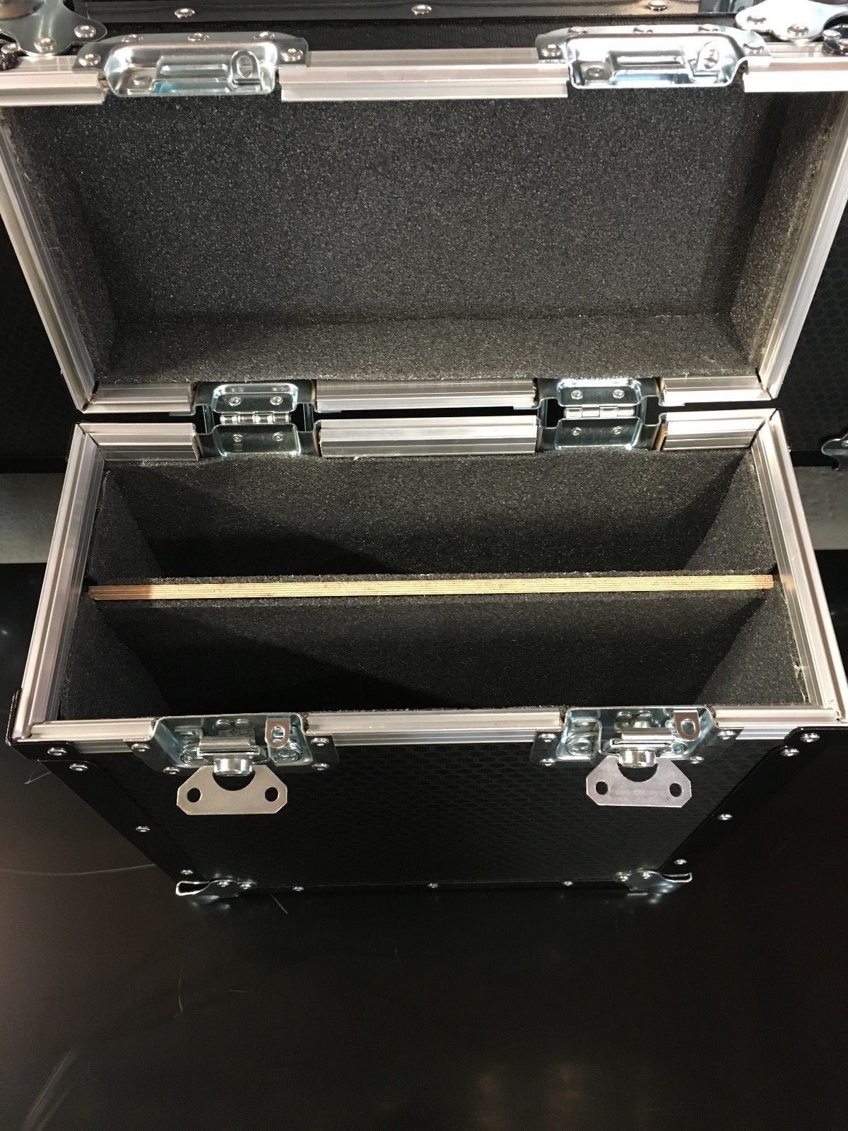 Medium Partitioned Carry Case view 2