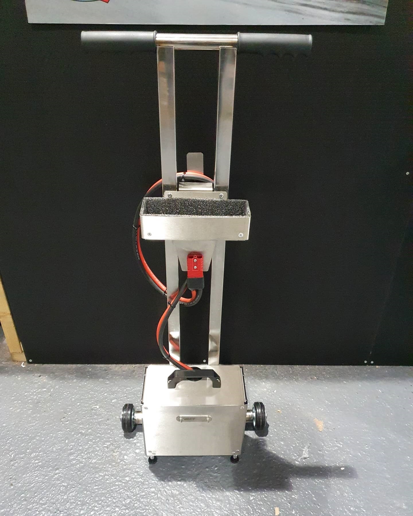 Jump Battery Trolley view 2