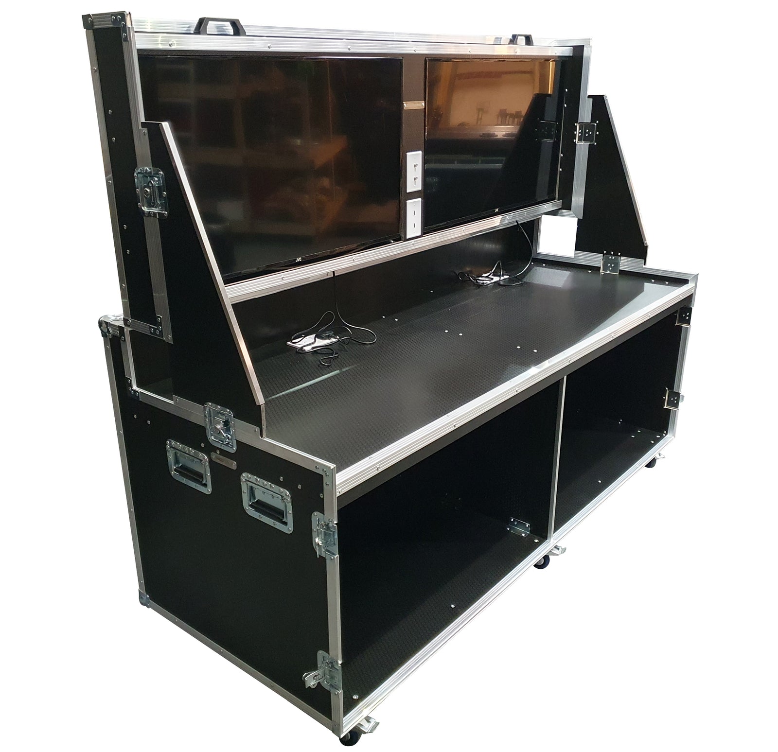 Data Station Flight Case With 40" Smart Screens - VME-Data3 view 2