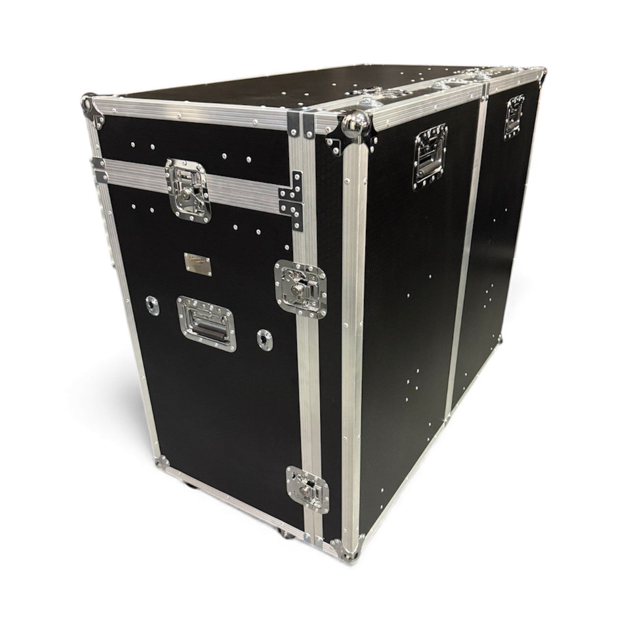 Data Station Flight Case With 24" Screens - VME-Data2